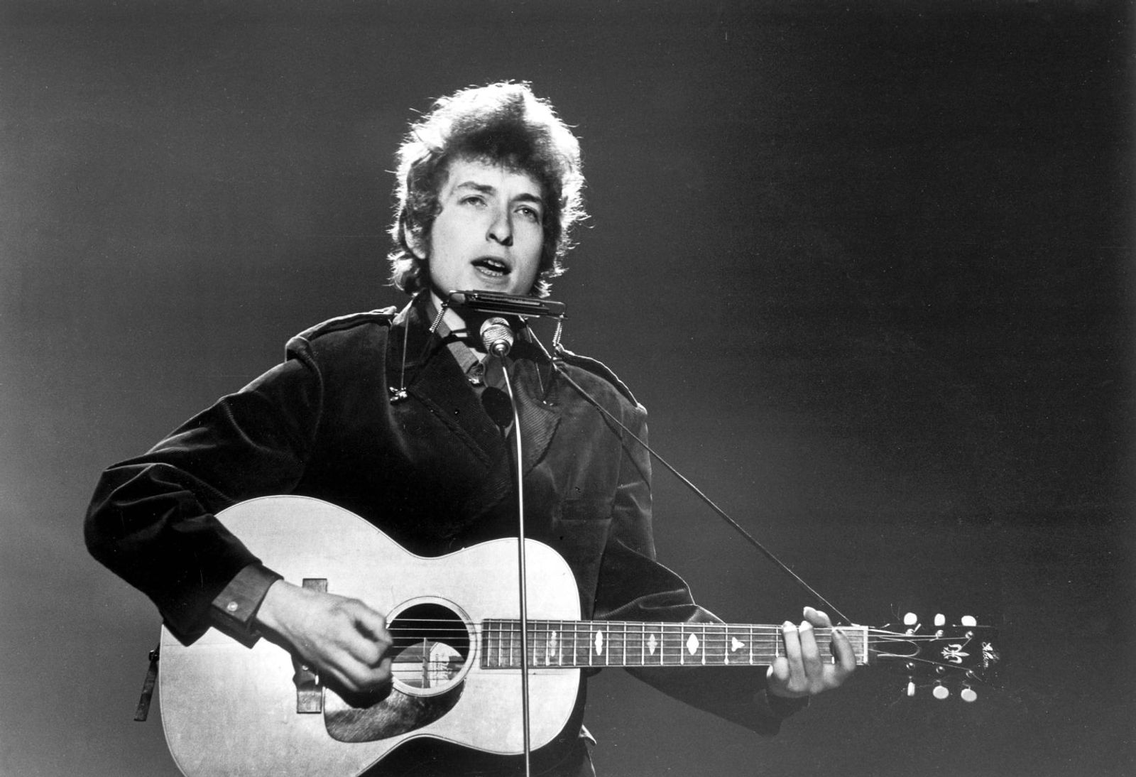 Bob Dylan's 'A Hard Rain's A-Gonna Fall' Lyrics to Be Auctioned in London