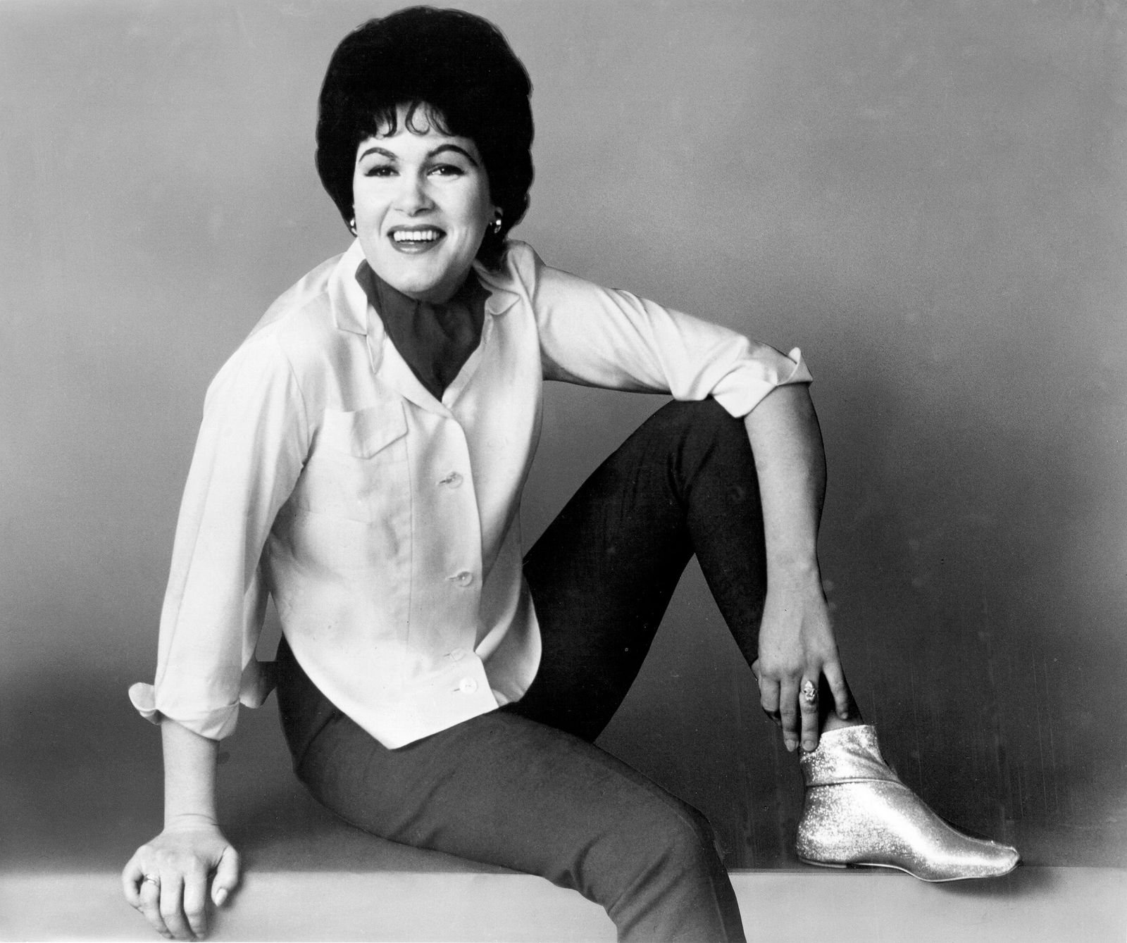 All the Tragic Details About Patsy Cline's Death, Including Who Died In the Plane Crash With Her