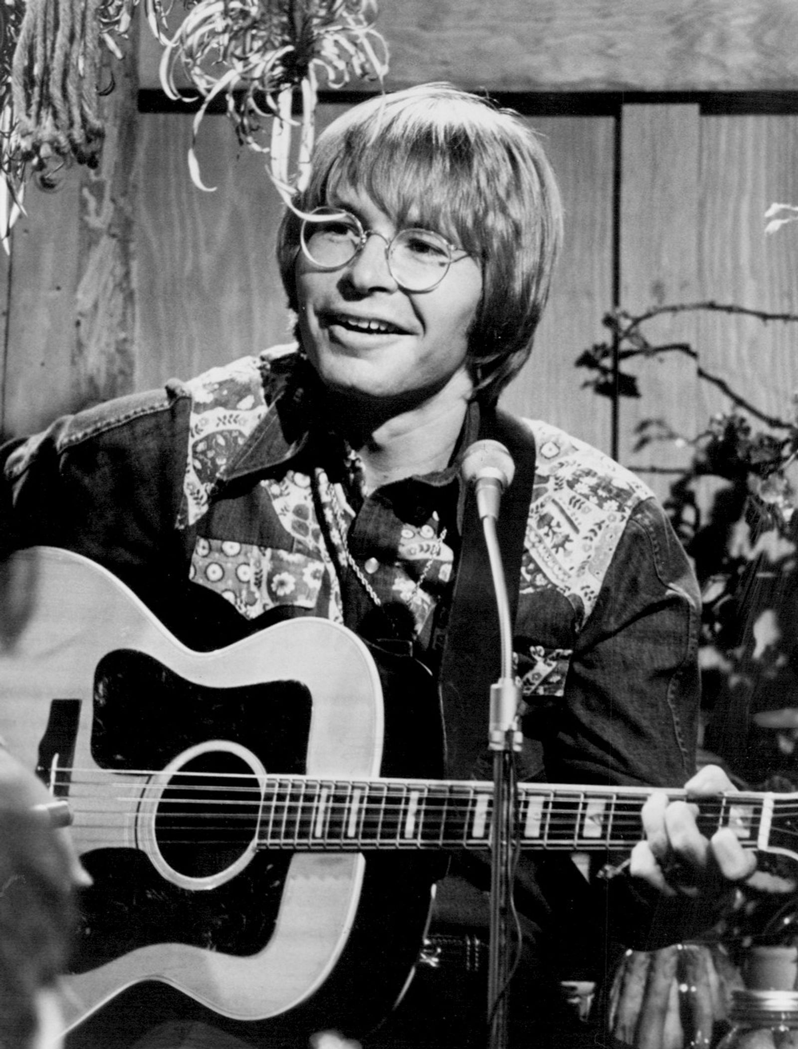 Tập tin:John Denver 1975.JPG – Wikipedia tiếng Việt