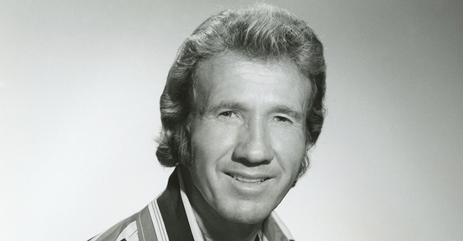 Marty Robbins’ “El Paso” Transcended Country Boundaries and Redefined Narrative Songwriting in 1959