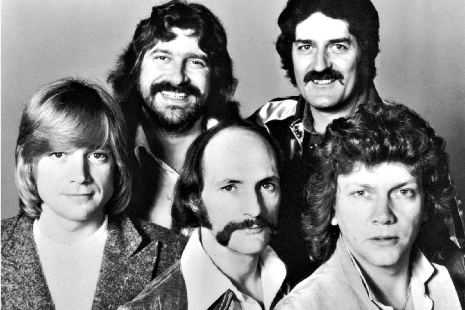 Released in the early 1970s, this song captured motion and meaning in equal measure. Driven by a sharp guitar line, it turned reflection into momentum. More than five decades later, it still feels alive — not nostalgic, but present.