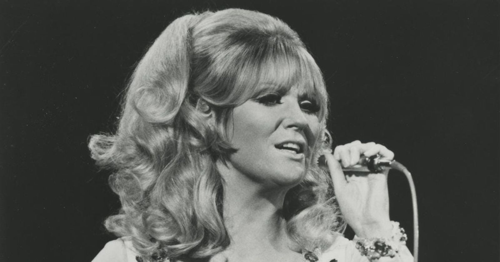 How Dusty Springfield defined a decade | by Joe Sommerlad | Medium