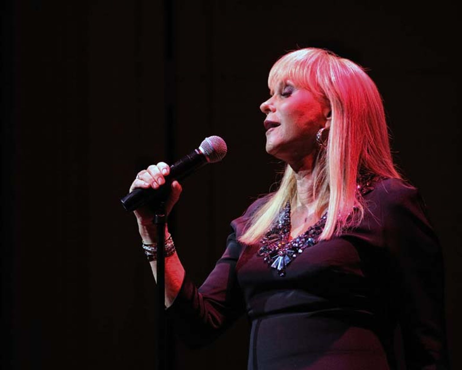 Jackie DeShannon’s Timeless Classic “What the World Needs Now Is Love” Still Uplifts and Inspires Generations