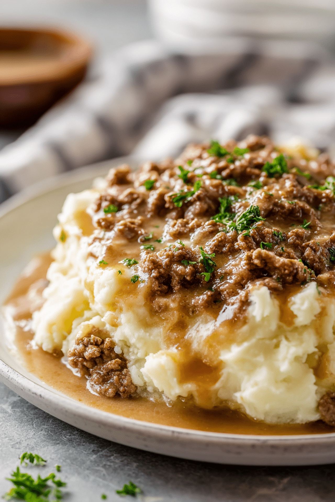 Ground Beef and Gravy Over Mashed Potatoes
