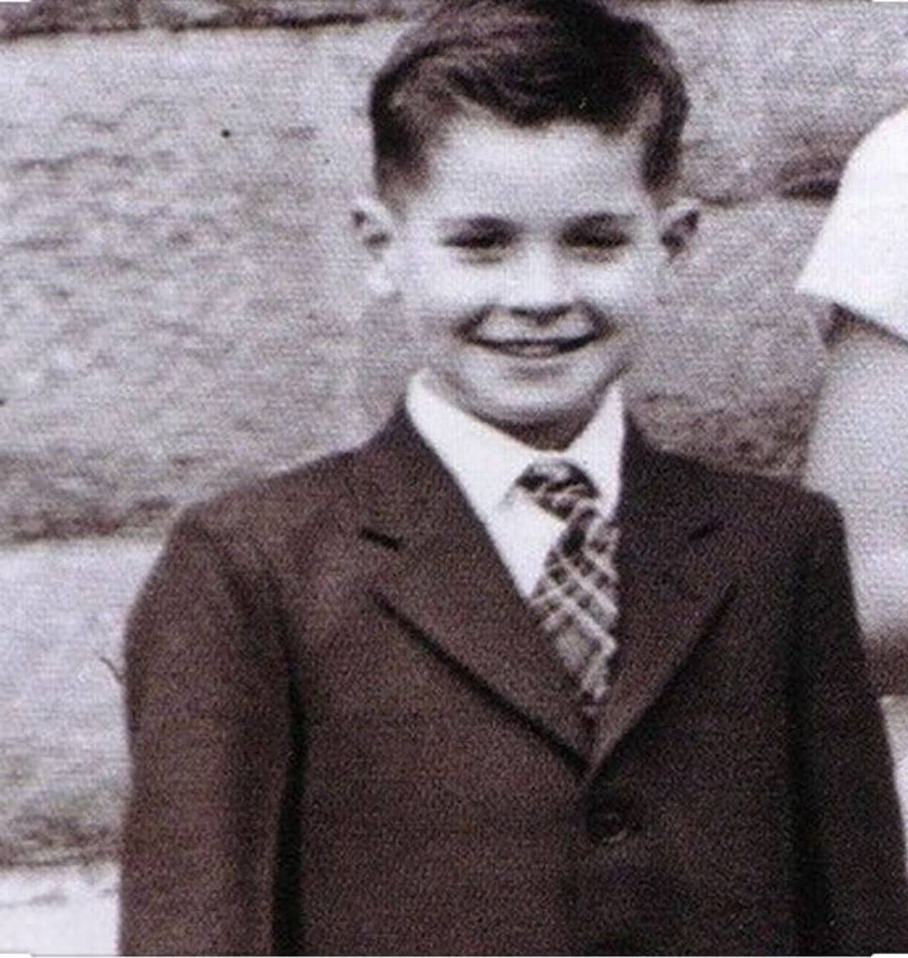 He Grew Up Poor And Dyslexic And Went To Prison As A Teen, Today He’s The Most Famous Rockstar Ever 0.123