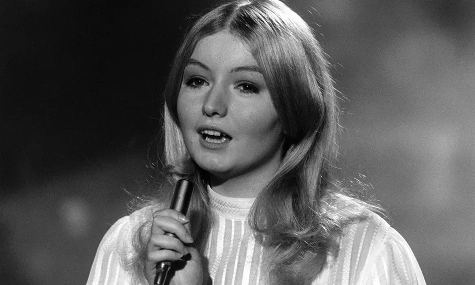 Mary Hopkin - Hitmaking Welsh Pop Singer | uDiscover Music