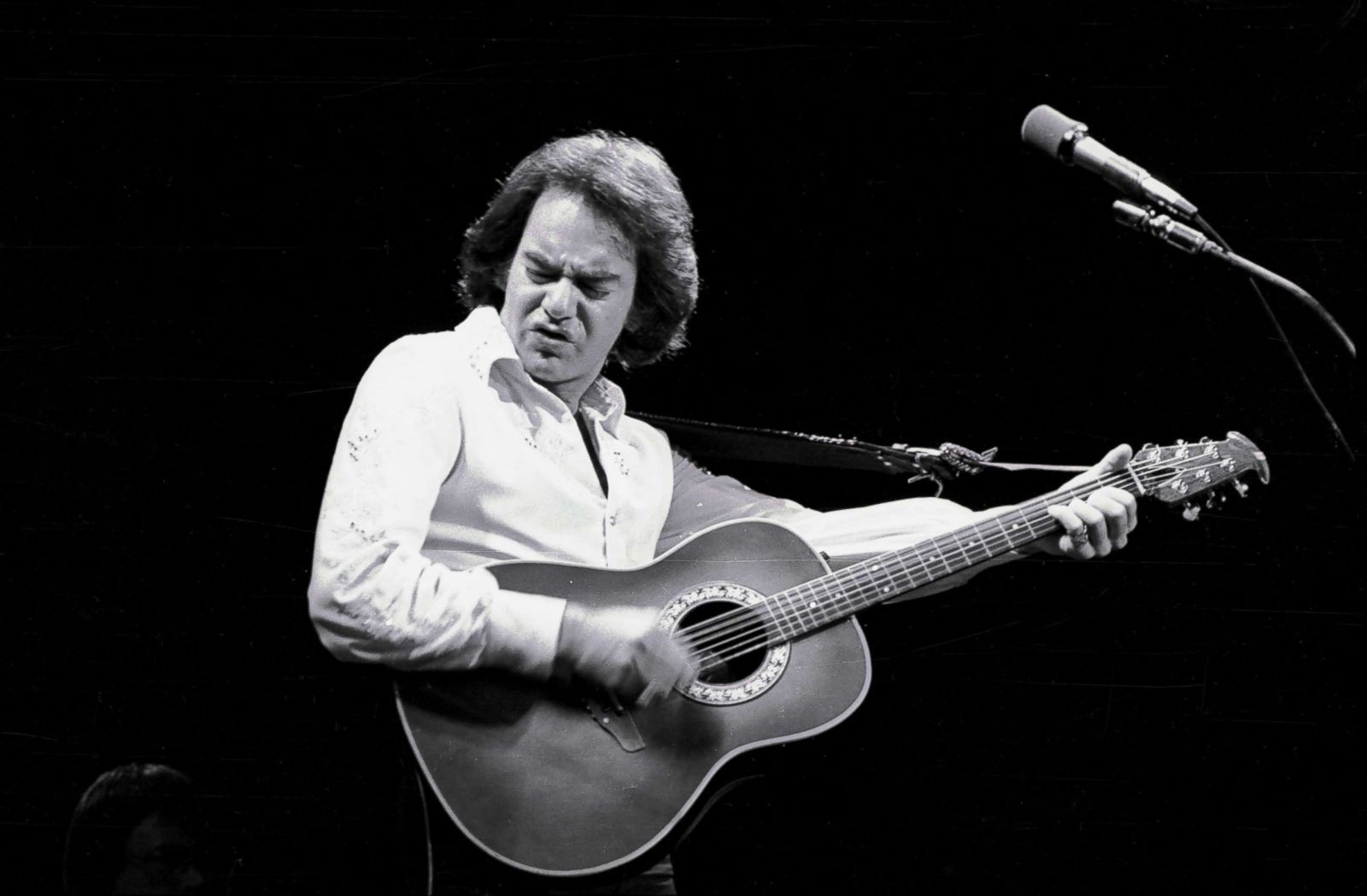 Neil Diamond through the years - ABC News