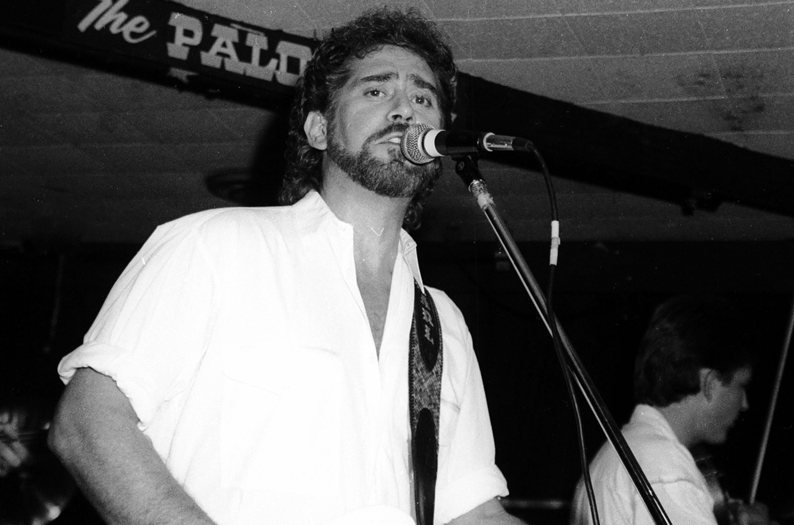 Earl Thomas Conley Dies: Country Singer/Songwriter Was 77 | Billboard