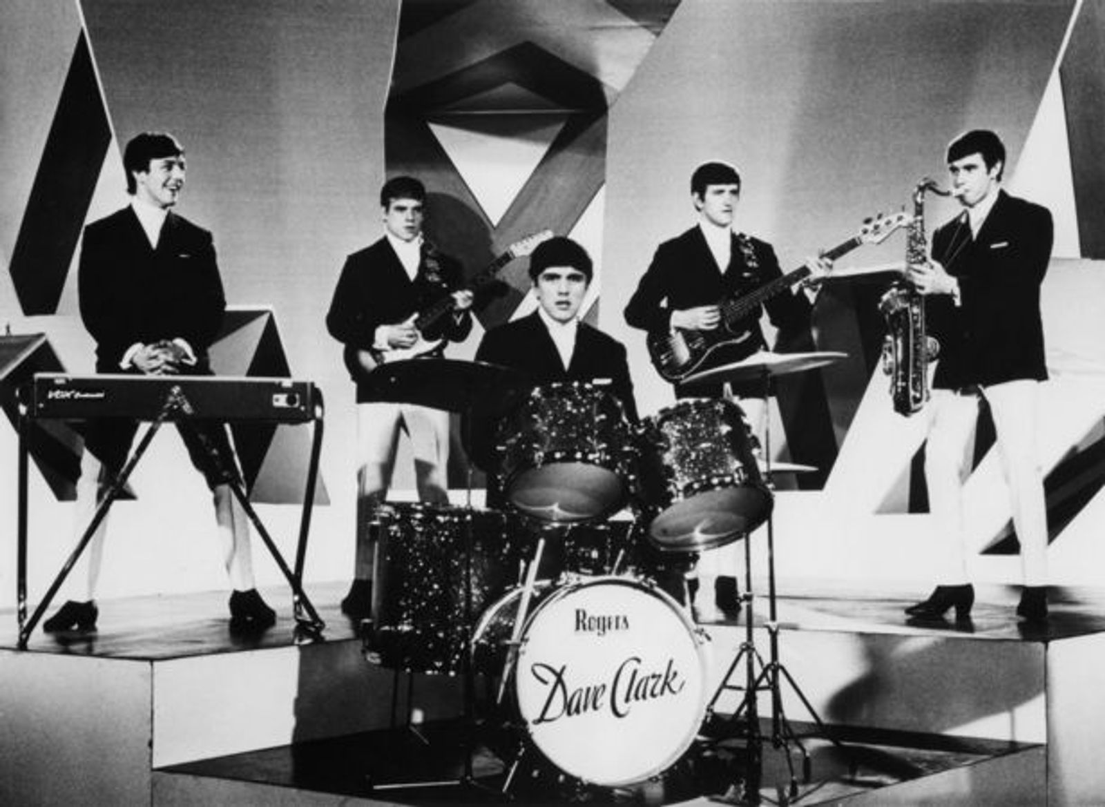 M Music &amp; Musicians Magazine » THE DAVE CLARK FIVE