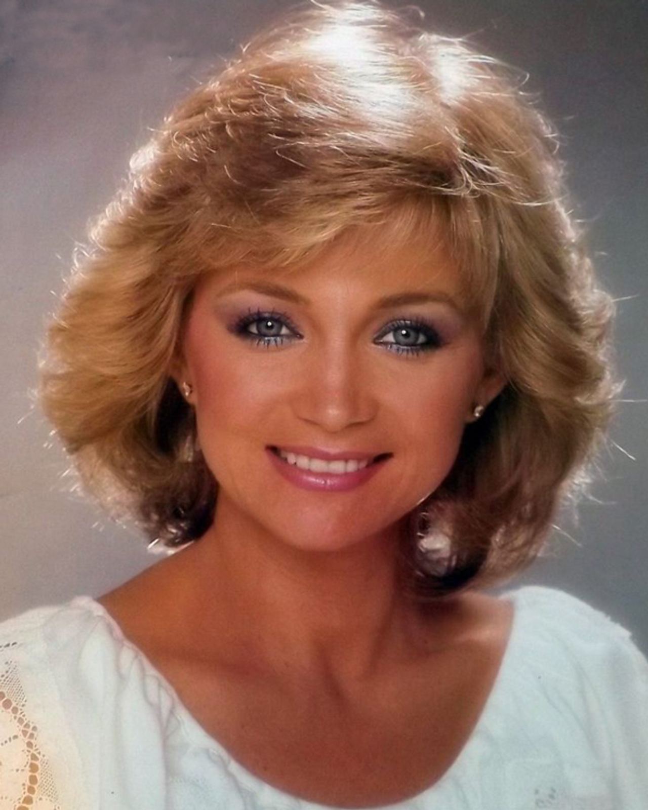 Barbara Mandrell’s ‘Sleeping Single in a Double Bed’ Redefines Country Pop and Champions Female Empowerment in 1978-2