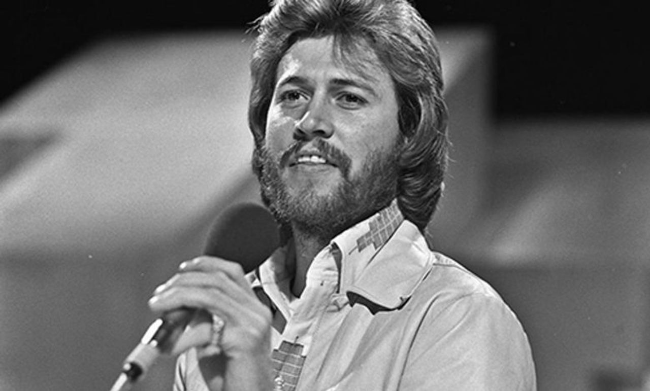 A moment that lasted only a few minutes on television in 1983… yet left viewers quietly changed for a lifetime. No spotlight. No grand stage. Just family, voices, and a rare glimpse of the truth behind the legend. - Today’s Story!