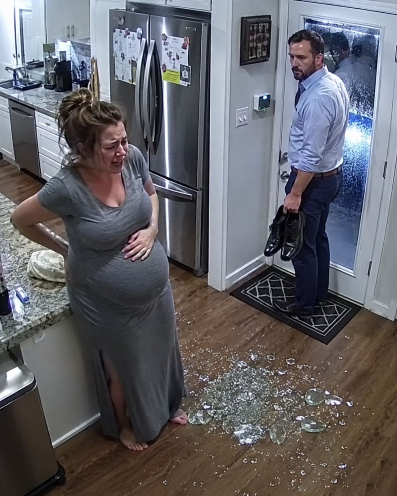 He Left His Pregnant Wife Alone. The Hospital Wristband Said Everything-thuyhien