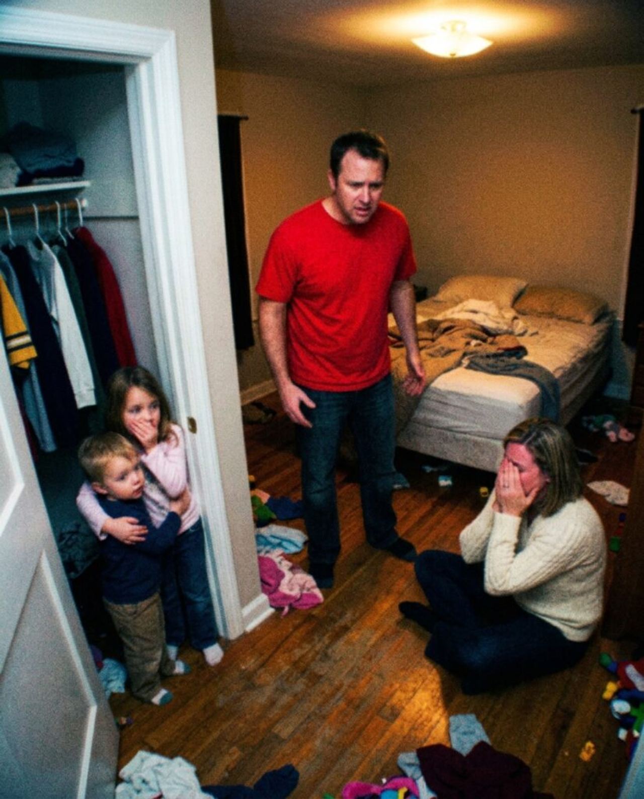 “Please hurry… my dad and his friend are drunk, and they’re doing it to my mom again,” a terr!f!ed young girl told a 911