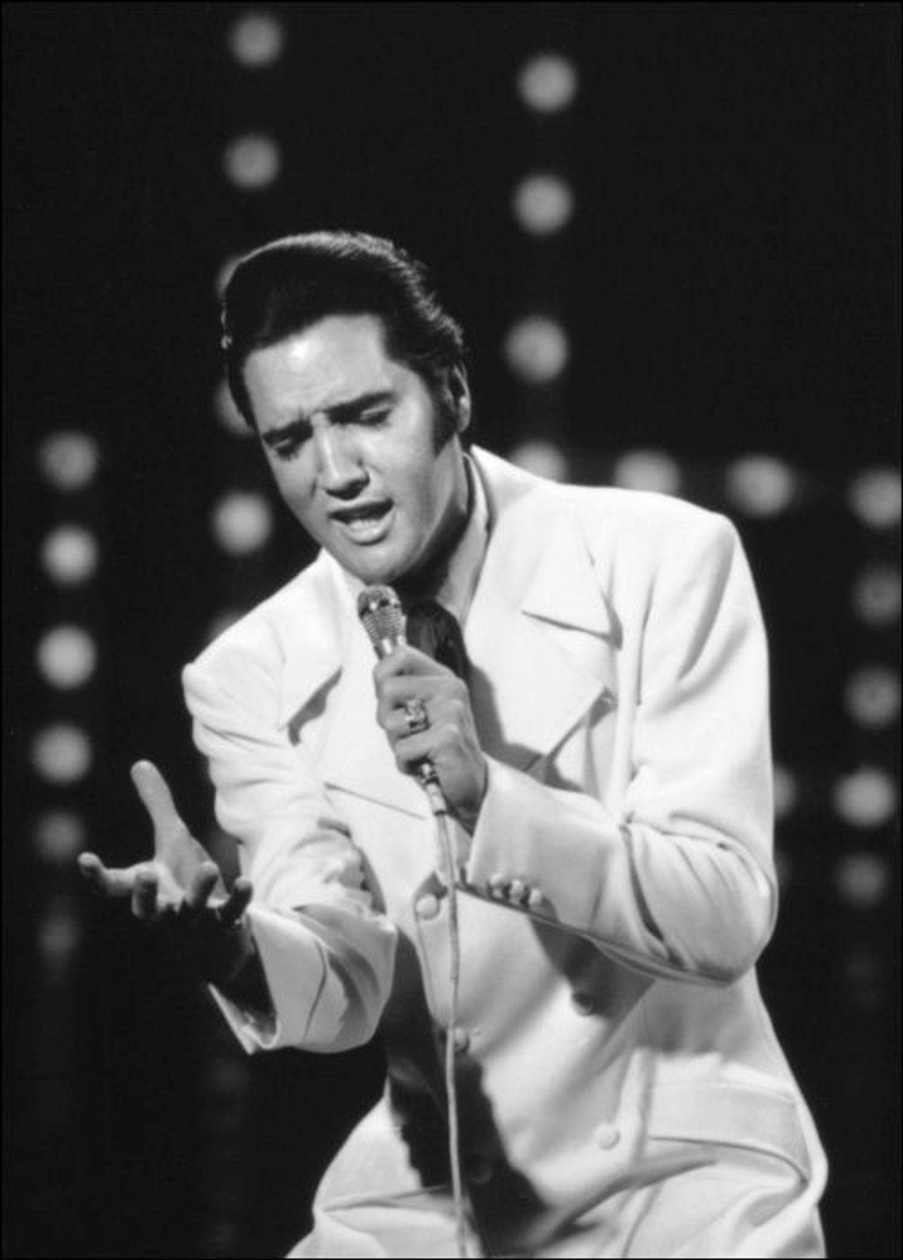 Elvis Presley’s “If I Can Dream” Becomes His Final Testament of Hope and Humanity in 1968 - StoryPulse